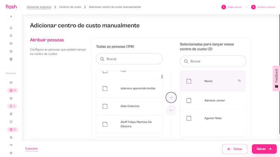 Imagem de colaboradores movimentados para uma coluna da direita