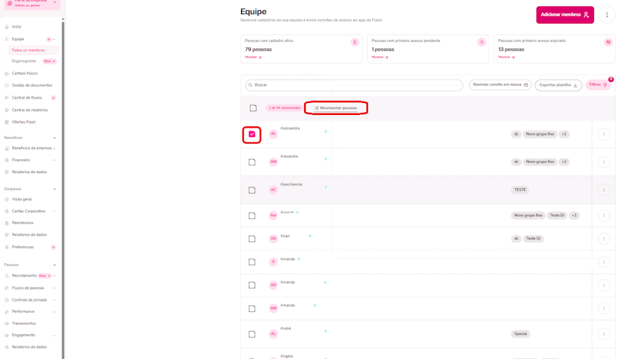 GIF com destaque para as opções de migrar colaborador via plataforma