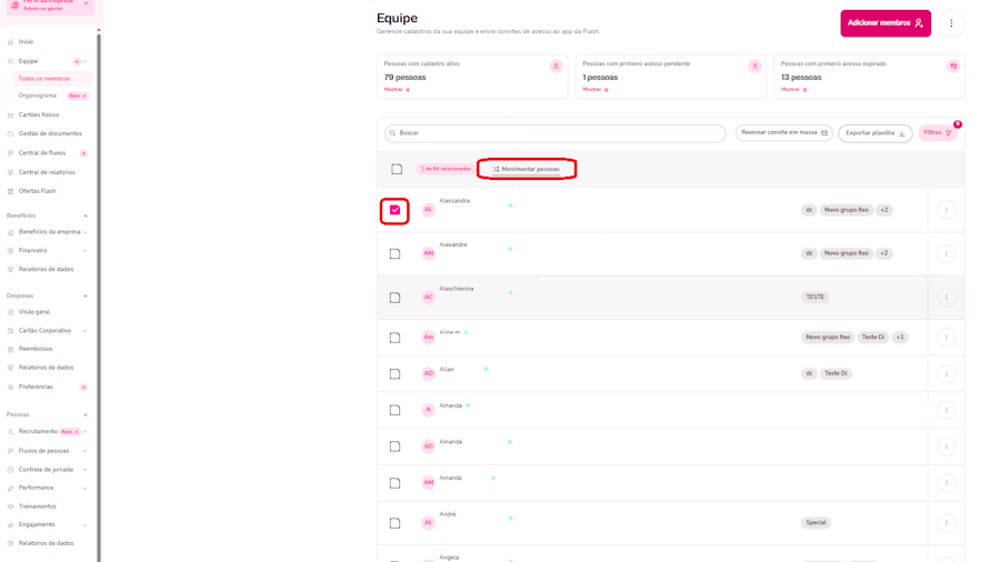 GIF com destaque para as opções de migrar colaborador via plataforma
